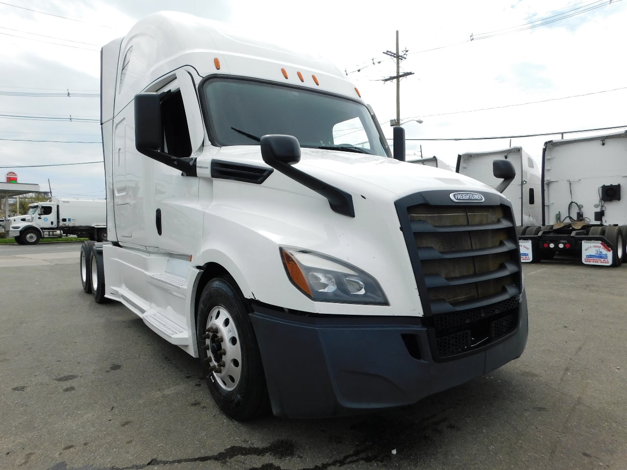 2021 FREIGHTLINER CASCADIA Tandem Axle Sleeper #1 2021 FREIGHTLINER CASCADIA Tandem Axle Sleeper #1